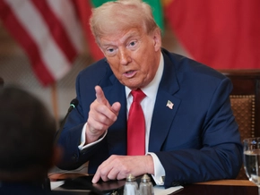Trump mit Zöllen gegen Brasilien wegen Bolsonaro-“Hexenjagd”