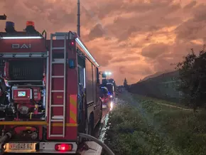 Siebeneich: Landwirtschaftliches Gebäude fängt Feuer