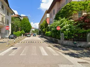 Radfahrer in Bozen von Geisterfahrer-Scooter angefahren