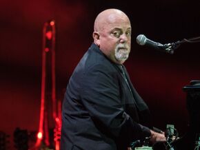 Popstar Billy Joel versteigert wegen Erkrankung Motorräder