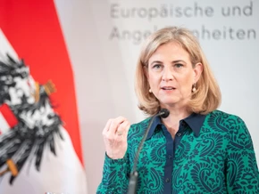Außenministerin hält an Regierungslinie zu Nahost fest