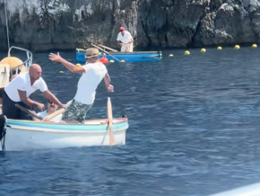 Schlägerei vor Italiens Urlaubs-Paradies endet im Wasser