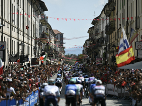 Philipsen gewinnt erste Vuelta-Etappe im Massensprint