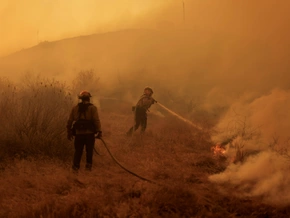 Brand bei Los Angeles: Feuerwehr macht Fortschritte