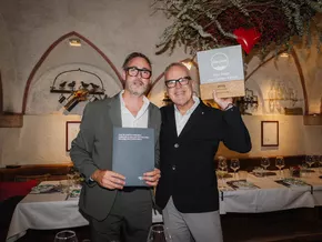 Sonderpreis für Südtiroler Weinkultur geht an Weinkritiker James Suckling