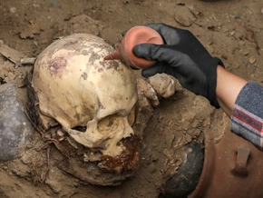 Mehr als 1.000 Jahre altes Grab in Peru zufällig entdeckt