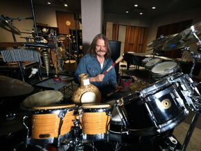 Mandoki feiert Flucht vor 50 Jahren mit Konzert in Budapest