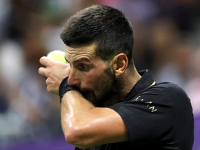 Djokovic beim US-Open-Auftaktsieg mit körperlichen Problemen