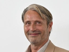Dauerwelle schickte Mads Mikkelsen ins Zwangszölibat