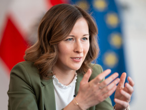 Plakolm: Keine Freiwilligkeit mehr bei Integration