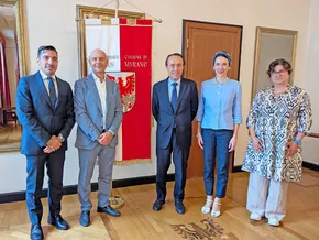 Neuer Quästor Ferrari im Meraner Rathaus empfangen