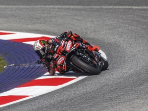 Bezzecchi in Spielberg auf Pole – Marc Marquez gestürzt