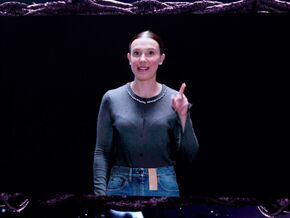 Schauspielerin Millie Bobby Brown adoptiert ein Mädchen