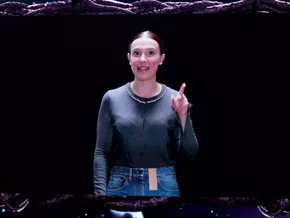 Schauspielerin Millie Bobby Brown adoptiert ein Mädchen