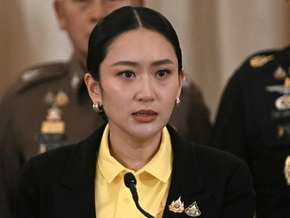 Thailands Regierungschefin ihres Amtes enthoben