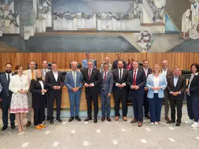 Thüringens Ministerpräsident Voigt im Südtiroler Landtag