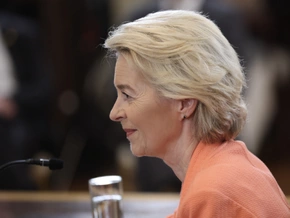 Von der Leyen verteidigt Zoll-Deal mit USA