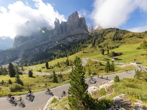 Mit dem Rad über die vier Pässe rund um die Sella-Gruppe