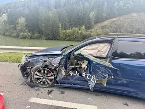 Aufsehenerregender Verkehrsunfall auf der Pustertaler Staatsstraße