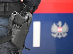 Mann auf Flucht von Polizist angeschossen