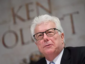 Neuer Follett-Roman: "Was kümmert uns, wer mit wem schläft?"