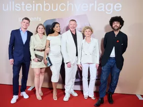 Boris Becker bringt Familie zu Buchpräsentation mit