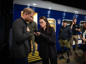 Prinz Harry besucht Unabhängigkeitsplatz in Kiew