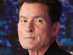 Hollywoodstar Charlie Sheen ärgert sich über seine Tattoos