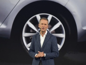 Ex-VW-Chef Diess kritisiert Debatte um Verbrenner-Aus