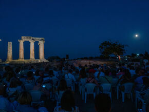 Einmaliger Konzertabend vor dem antiken Tempel des Zeus in Korinth