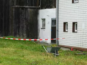 Bei Schusswechsel mit Polizei: Mann schwer verletzt