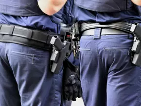 20-Jähriger bei Autoraub durch Spritzennadel verletzt