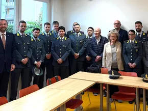 Finanzpolizisten im Deutschkurs