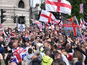 Bis zu 150.000 Teilnehmer bei rechtsextremer Demo in London