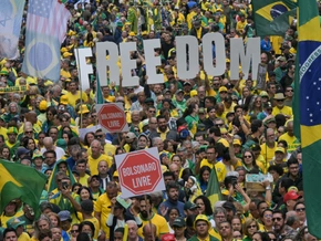 Landesweite Proteste vor Urteil gegen Bolsonaro in Brasilien