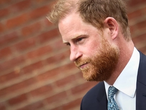 Aussöhnung mit König Charles? Harry vermutet Sabotage
