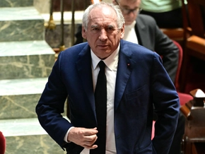 Frankreichs Regierung stürzt bei Vertrauensfrage