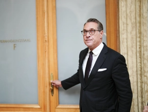 Verteidigung will Anklage gegen Strache “evaluieren”
