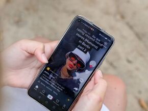 Was Social Media mit Mädchen machen