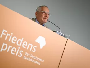 Putin-Kritiker Schlögel erhielt in Frankfurt Friedenspreis