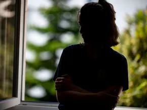 OECD-Studie warnt vor wachsender Einsamkeit bei Jung und Alt