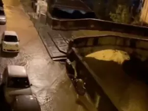 Reißende Bäche auf den Straßen: Herbststürme treffen Italien