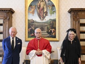 Britisches Königspaar betet mit Papst Leo XIV. im Vatikan