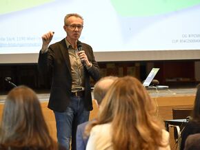 Künstliche Intelligenz: Wandel von pädagogischen Prozessen im Fokus