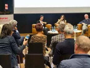 Diskussionsreihe des Ethikkomitees gestartet