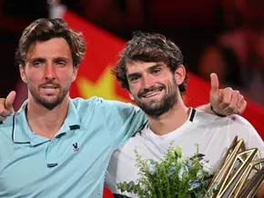 Vacherot krönt Shanghai-Traumlauf mit Sieg im Cousin-Duell