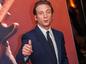 Jeremy Allen White: Junge Männer kämpfen noch mit Gefühlen