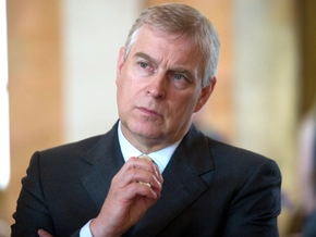 Opfer-Familie begrüßt Aufhebung von Titeln von Andrew
