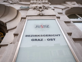 Kind soll im OP mitgeholfen haben: Prozess vertagt