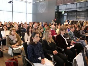 Geschlechtergerechte Stellenanzeigen im Fokus